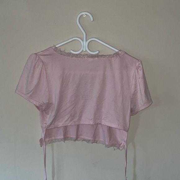 Pink v cut lace up crop top - Picture 2 of 2